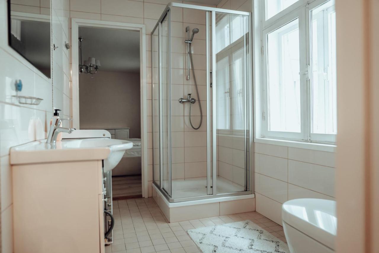 Dream Stay - Spacious 1-Bedroom Apartment In The Old Town Талин Екстериор снимка